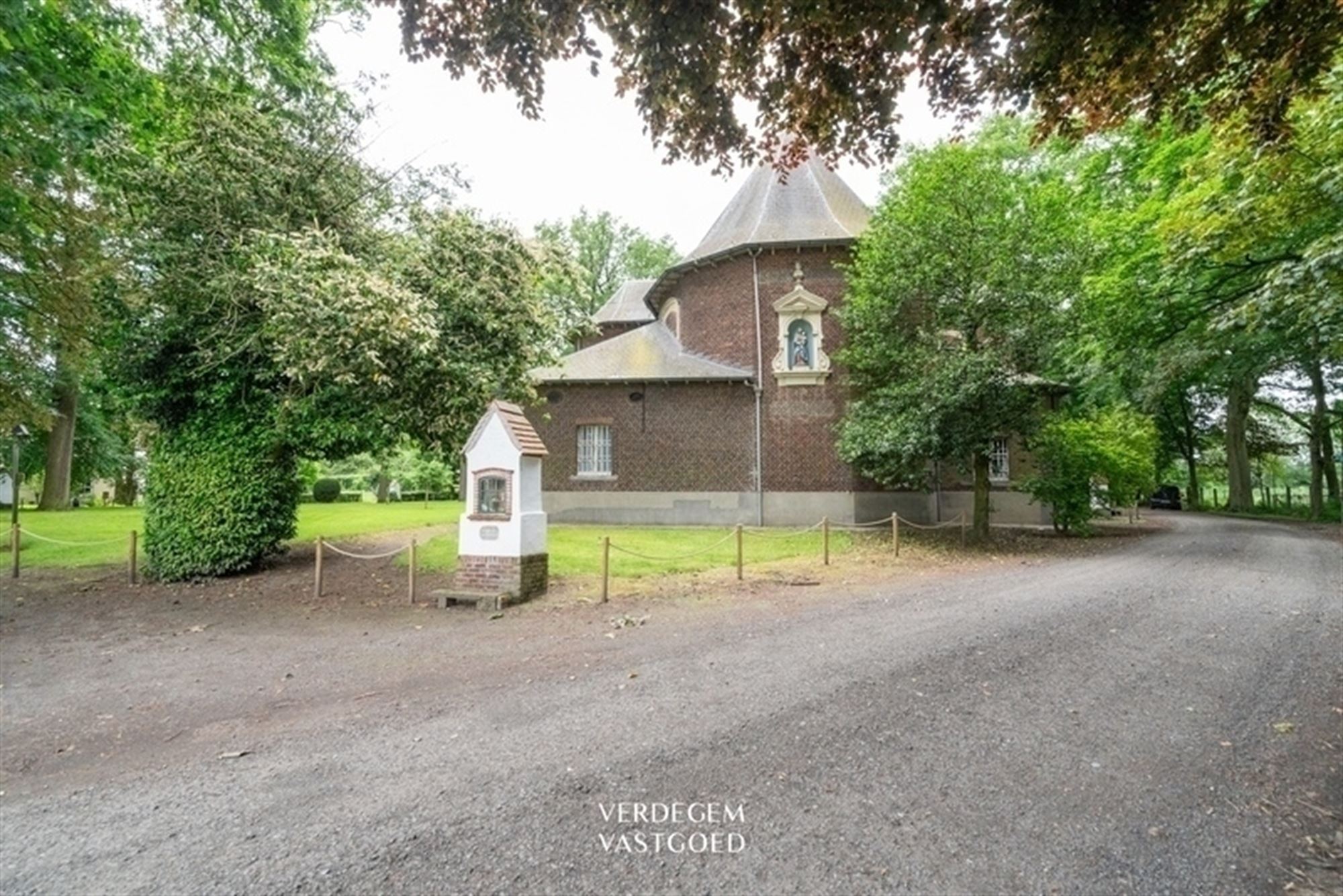 Een hemels oord, café De Linde aan de prachtige Stoepekapel foto 7
