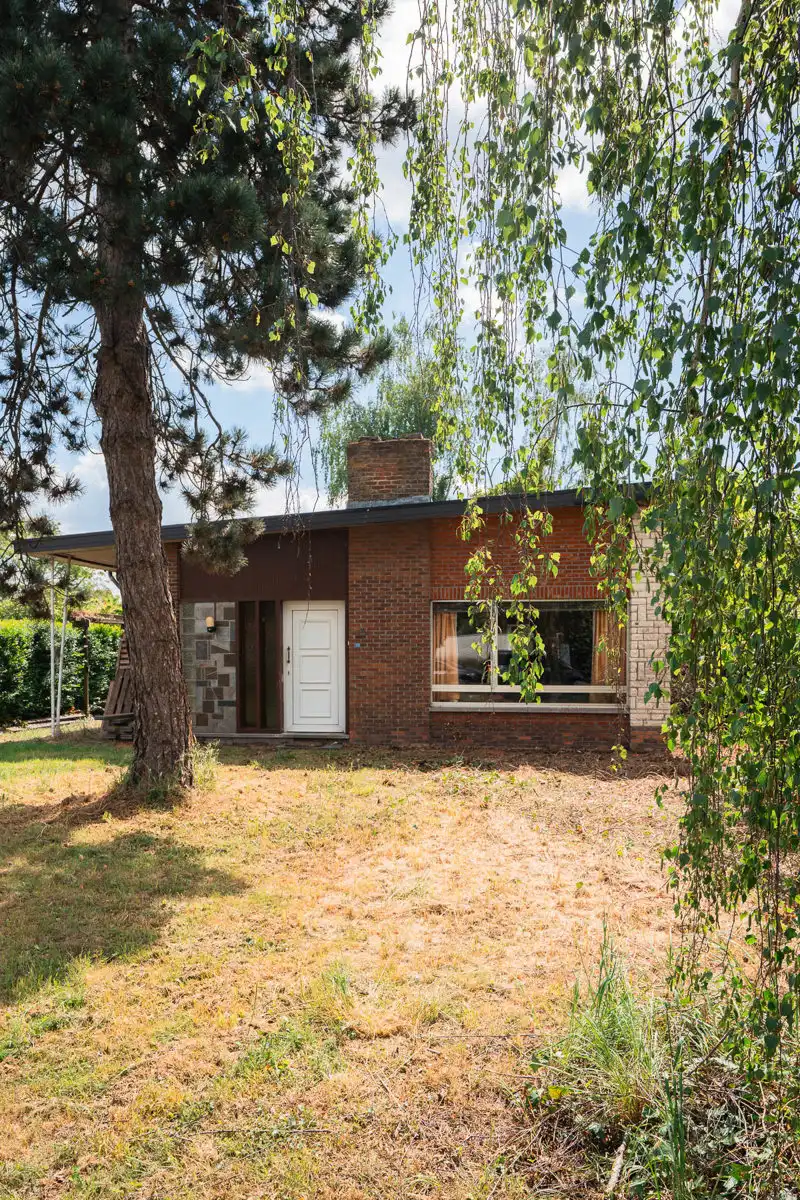 Bungalow op prachtig perceel van 18are in éénrichtingsstraat foto 4