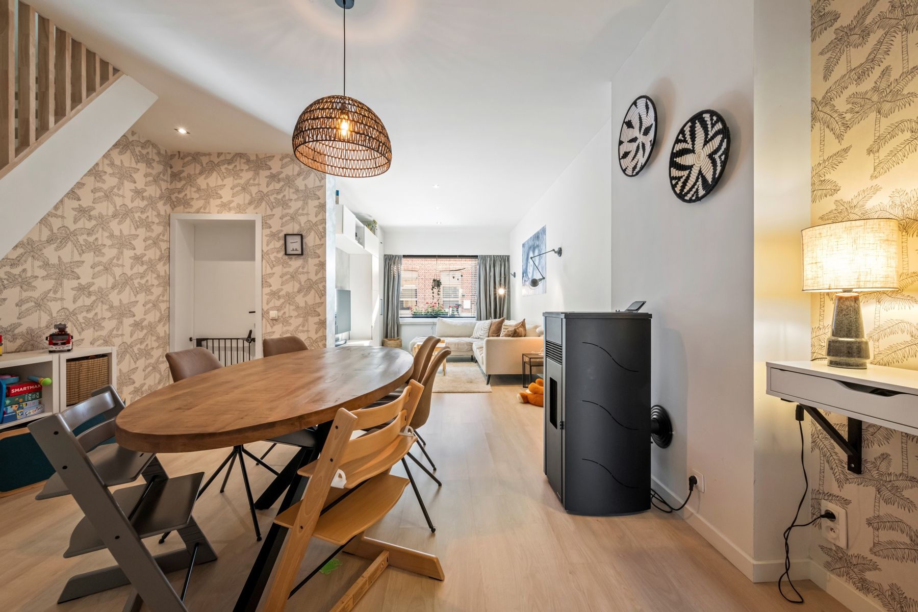 Smaakvol gerenoveerde woning in het hart van Assebroek foto 3