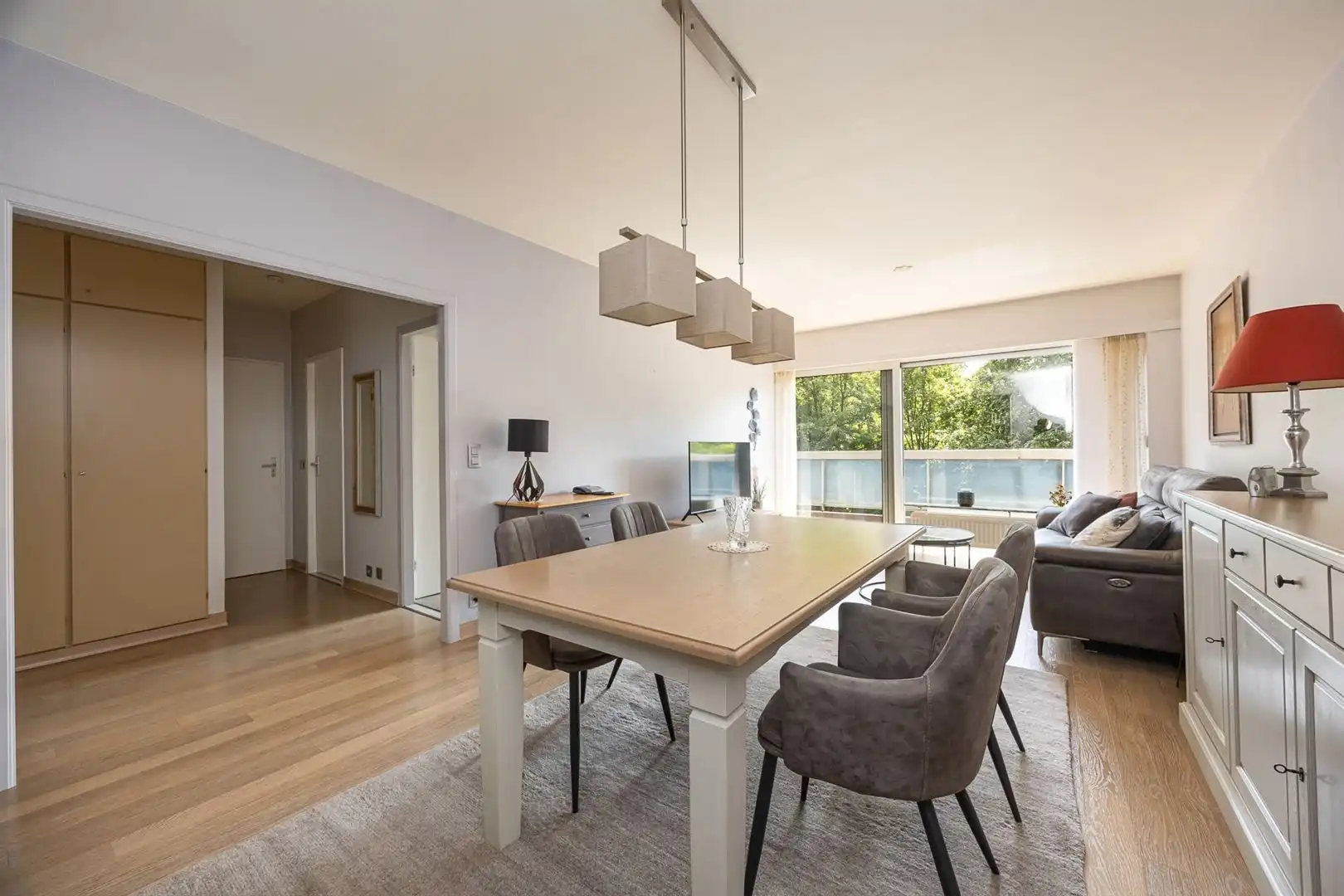 Lichtrijk appartement met terras en groen zicht foto 5