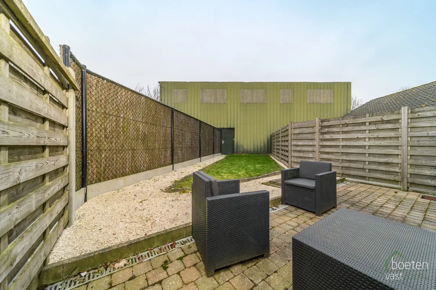 IZENBERGE: Recente rijwoning met alle comfort, 3 slaapkamers, gezellig tuintje en garage op 151m² grondopp. (verhuurd) foto 17