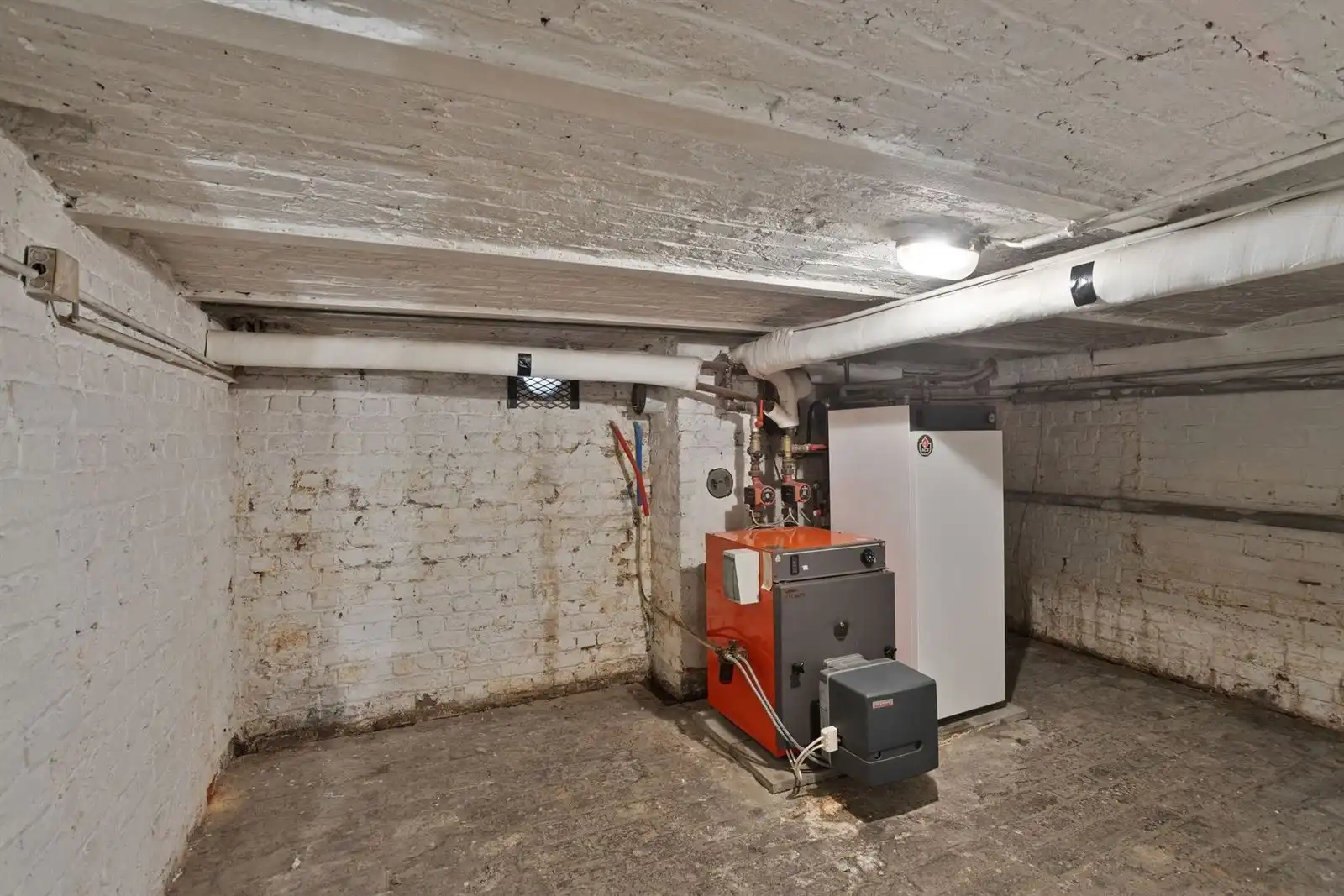 Woning met grote atelier(+/-205m²) te centrum Dworp foto 29