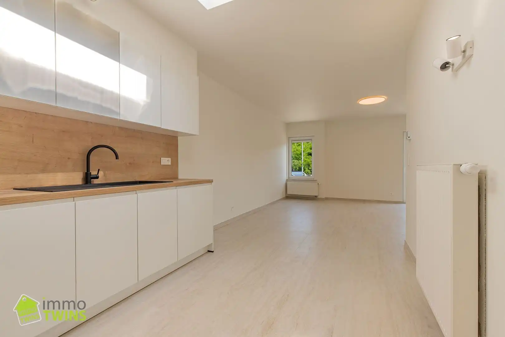Ruim totaal gerenoveerd appartement van 119 m² met terras, staanplaats en garage te Appels bij Dendermonde foto 6