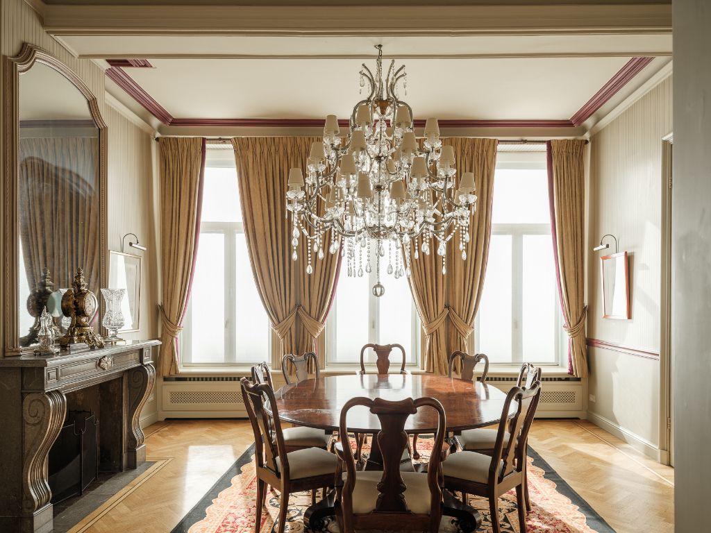 Indrukwekkend stadspaleis met imposant woonvolume, zwembad en parkeermogelijkheden foto 7