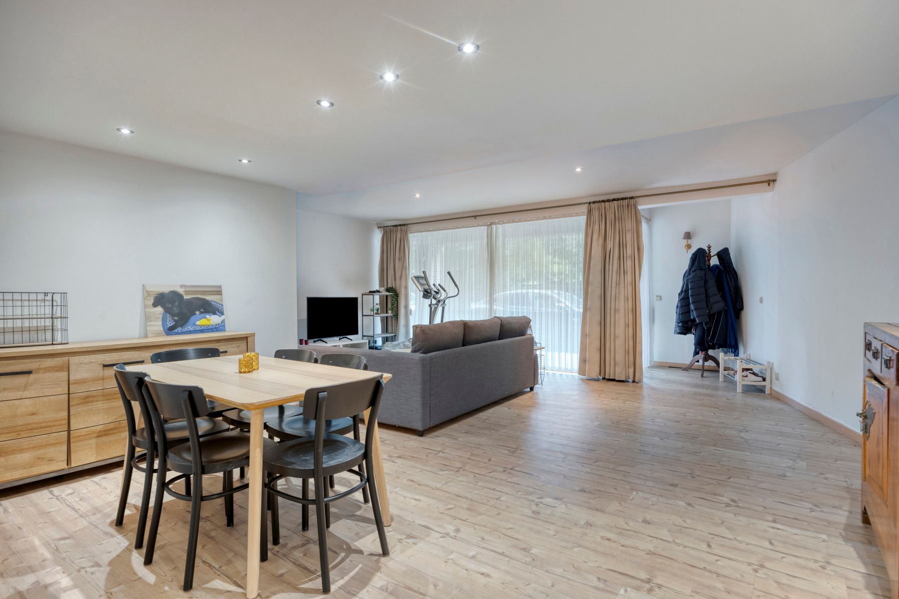 Ruim gelijkvloersappartement in hartje Zele! foto 3
