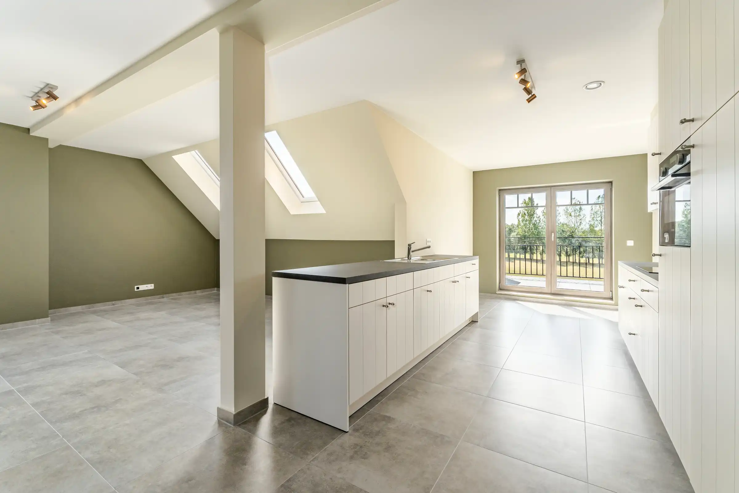 Ruim duplex villa-appartement met terras foto 9