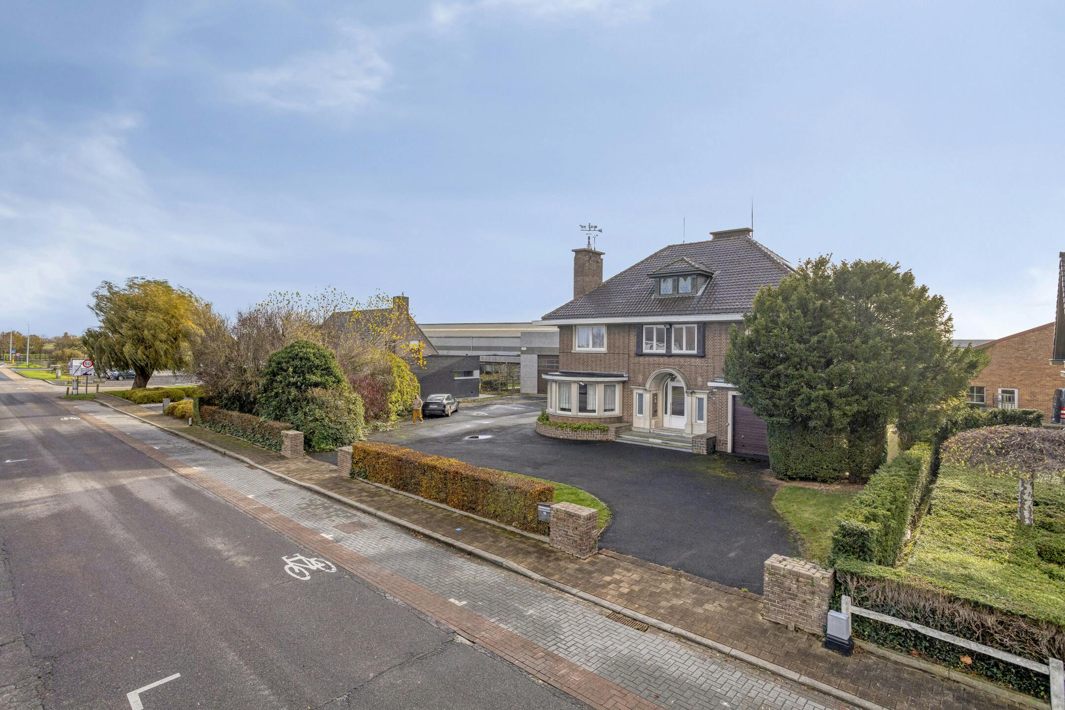 Ruime woning met loods op 2.127m² te Lo-Reninge. foto 12