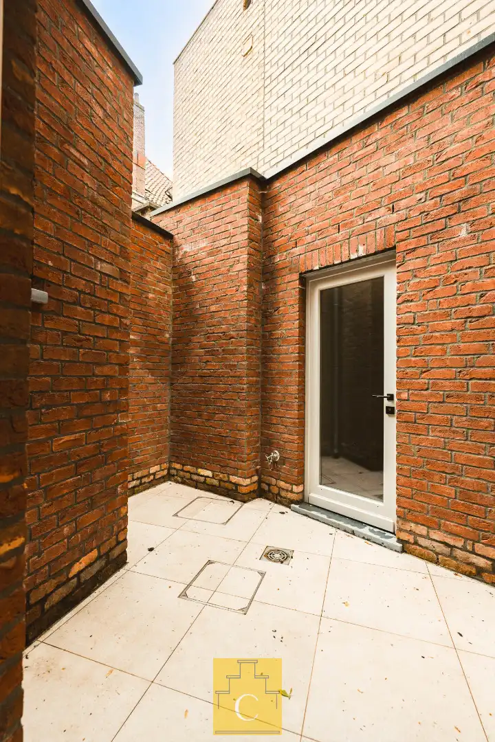 exclusieve stadswoning met garage, 4 slaapkamers, EPC A en terras in hartje Brugge, zicht op de vesten foto 8