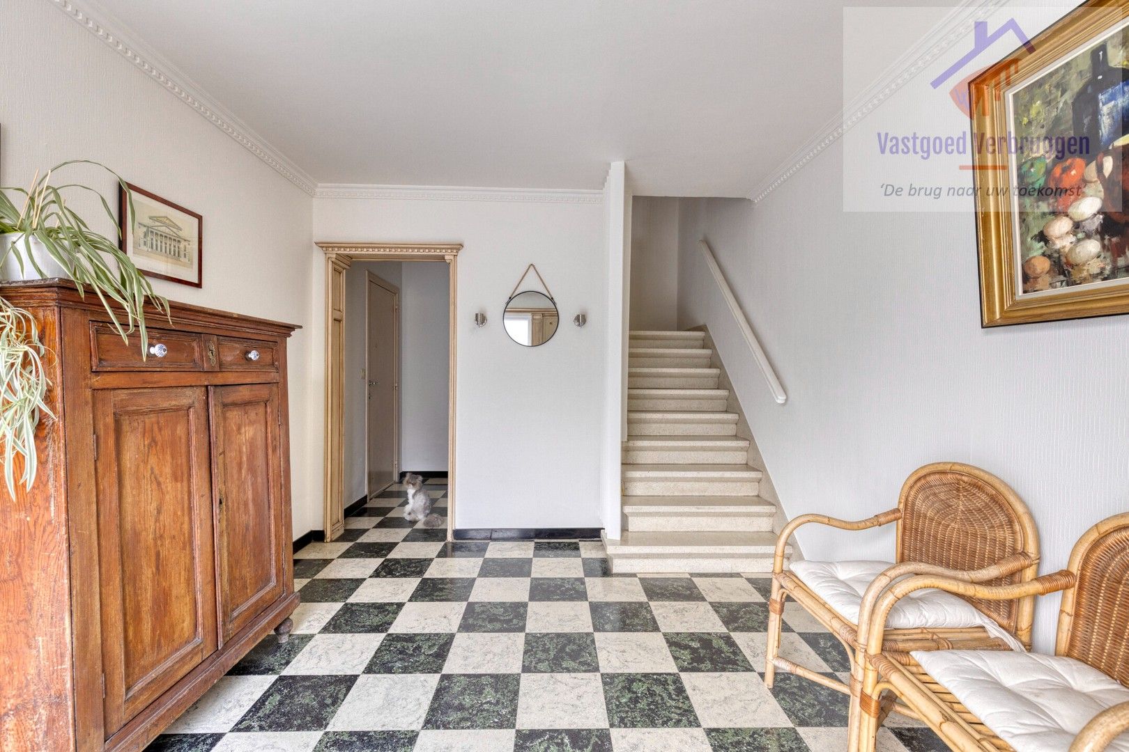 Ruime statige halfopen bebouwing met mooie tuin nabij het centrum foto 3