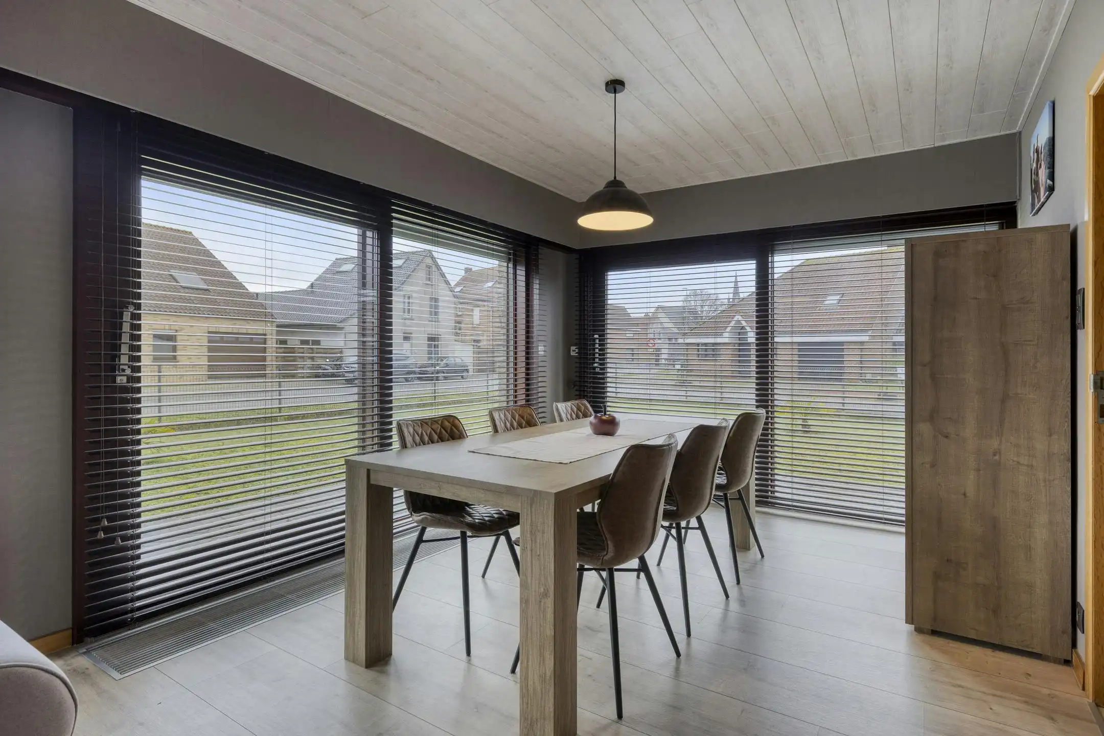 Huis met 3 ruime slaapkamers + bureau te Sijsele (Damme) foto 6