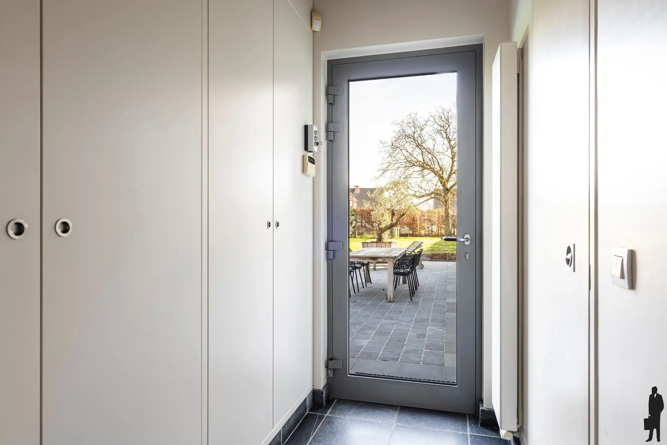 Unieke villa met zwembad, 4 slpk en zuidgerichte tuin foto 15