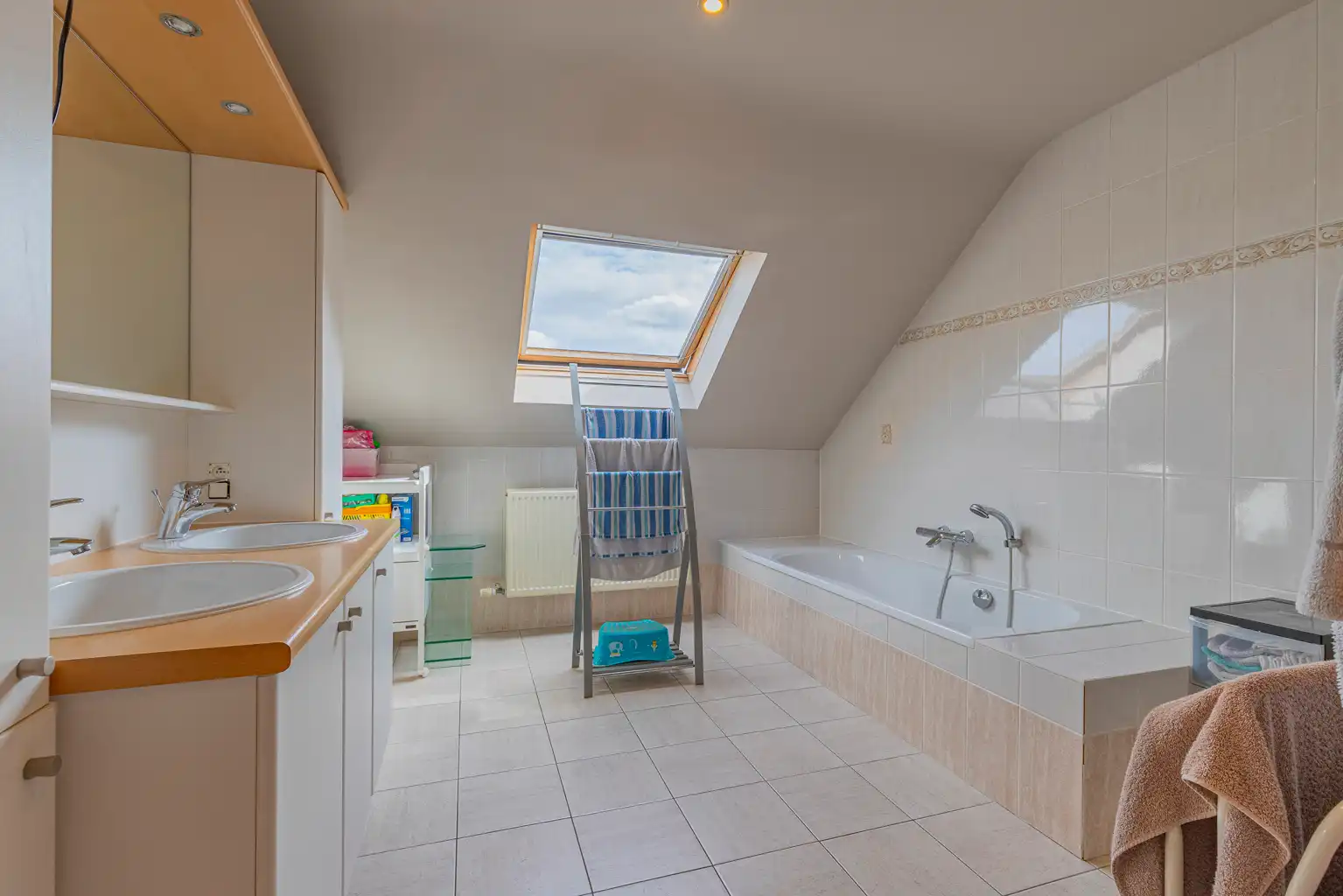 Instapklare gezinswoning met 4 slaapkamers! foto 14