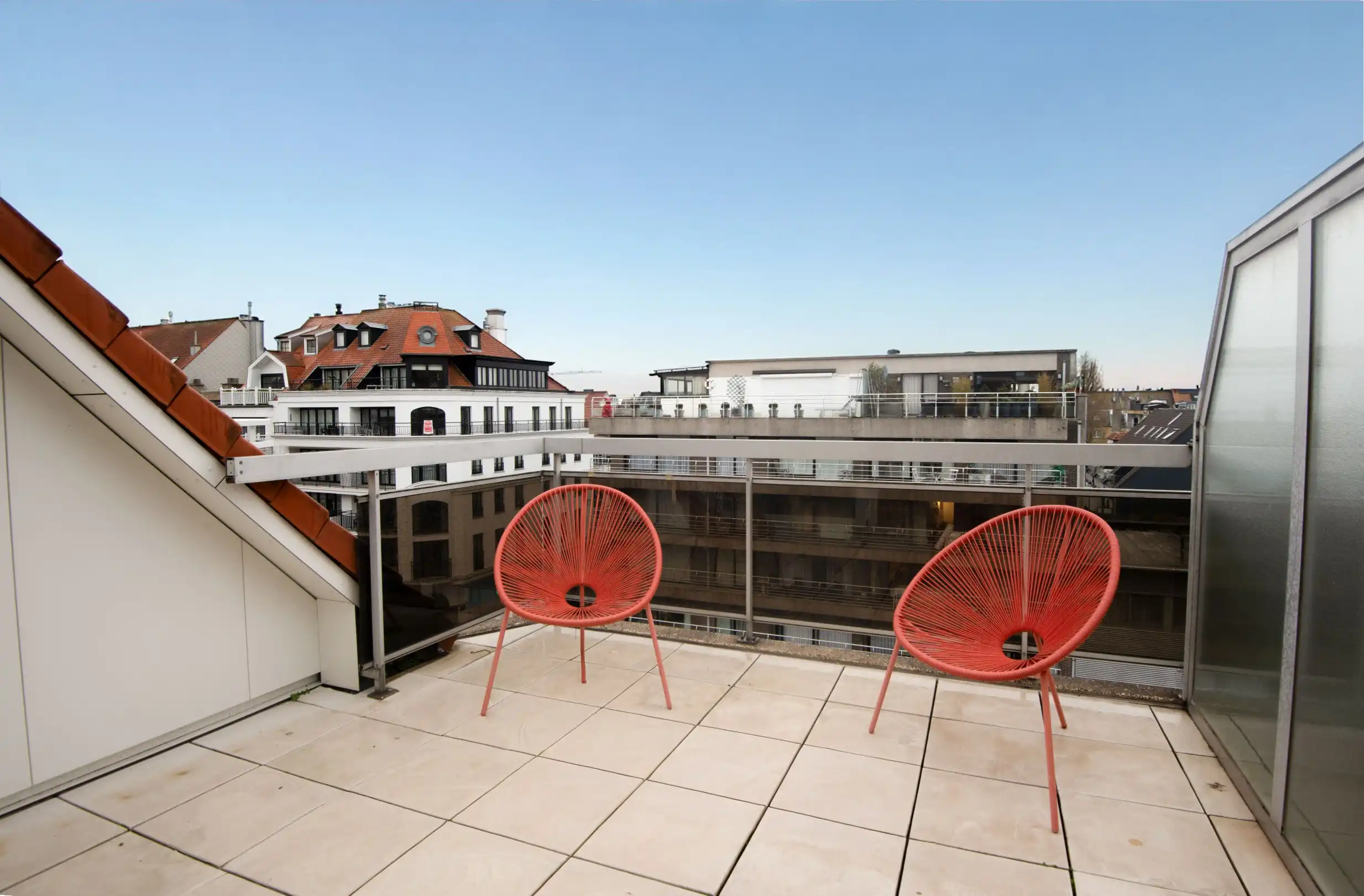 Prachtig gerenoveerde triplex gelegen op de Lippenslaan foto 2