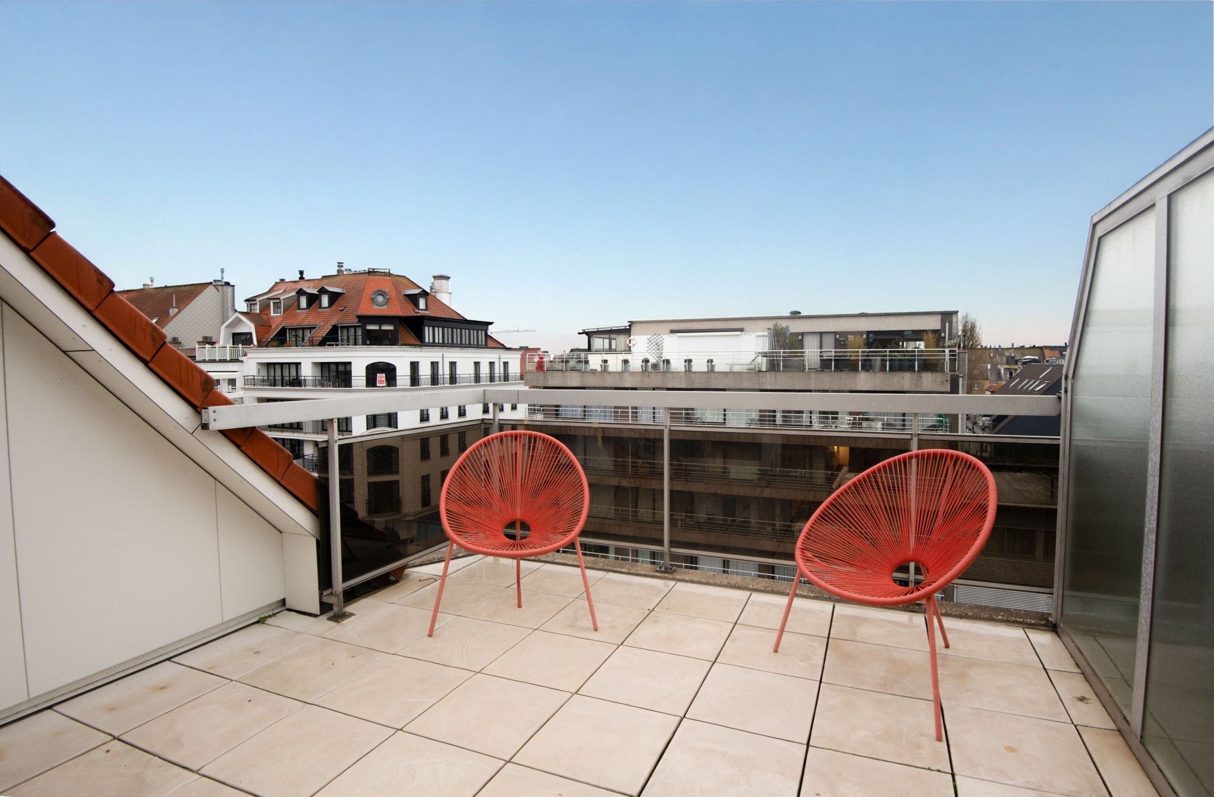 Prachtig gerenoveerde triplex gelegen op de Lippenslaan foto 3