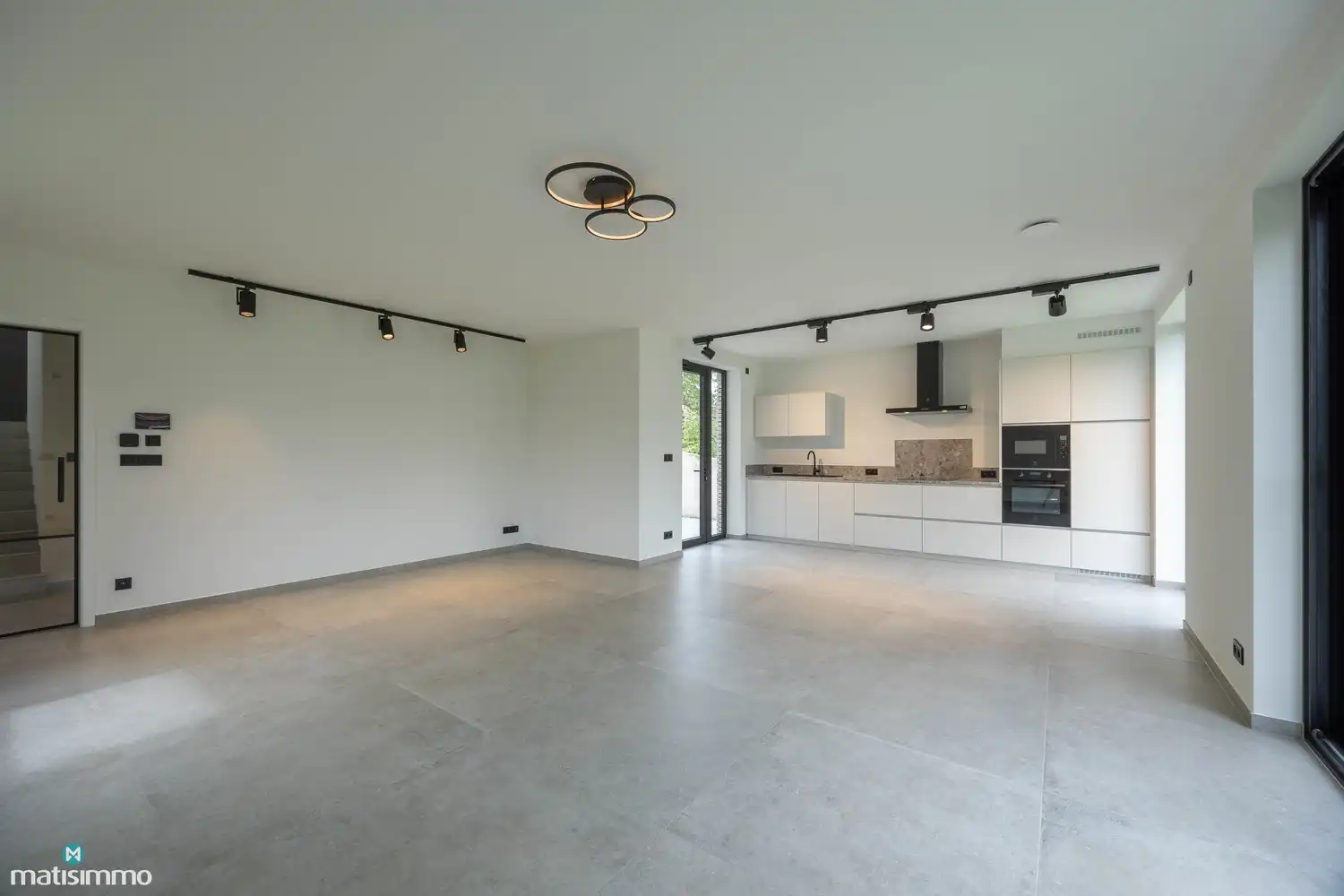 HOOGWAARDIG AFGEWERKTE NIEUWBOUWWONING MET DRIE SLAAPKAMERS EN TUIN (INCLUSIEF TUINONDERHOUD) TE RIEMST foto 5