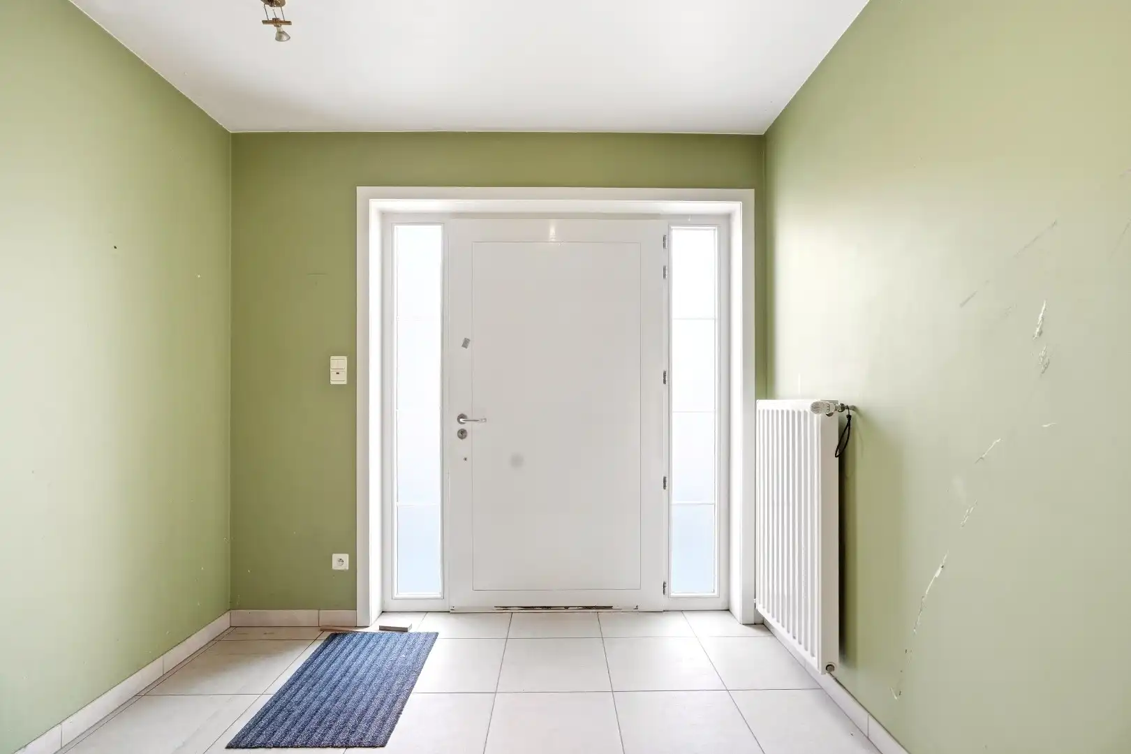 Ruime halfopen woning met 5 slaapkamers te koop in Werken met garage en ruime tuin! foto 3