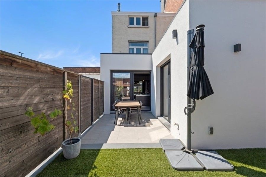 PRACHTIG HERENHUIS MET 4 SLKS EN GARAGE IN HASSELT foto 9