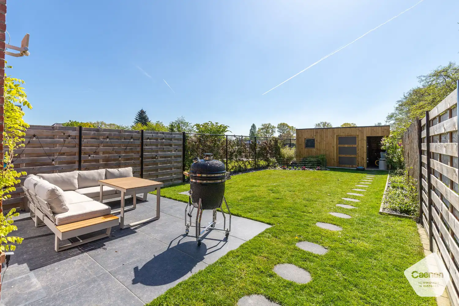 ENERGIEZUINIGE TIJDLOZE RECENTE WONING (BOUWJAAR 2021) MET 4 SLAAPKAMERS EN INPANDIGE GARAGE foto {{pictureIndex}}