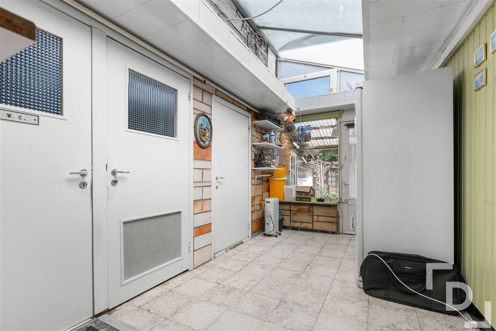 Te renoveren woning met uitweg op centrale locatie in Ieper. foto 17