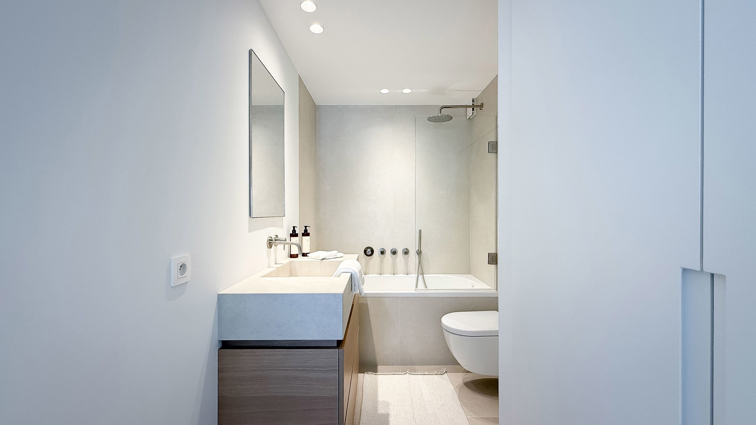 Volledig gerenoveerd appartement / Gemeubileerd / met garage foto 30