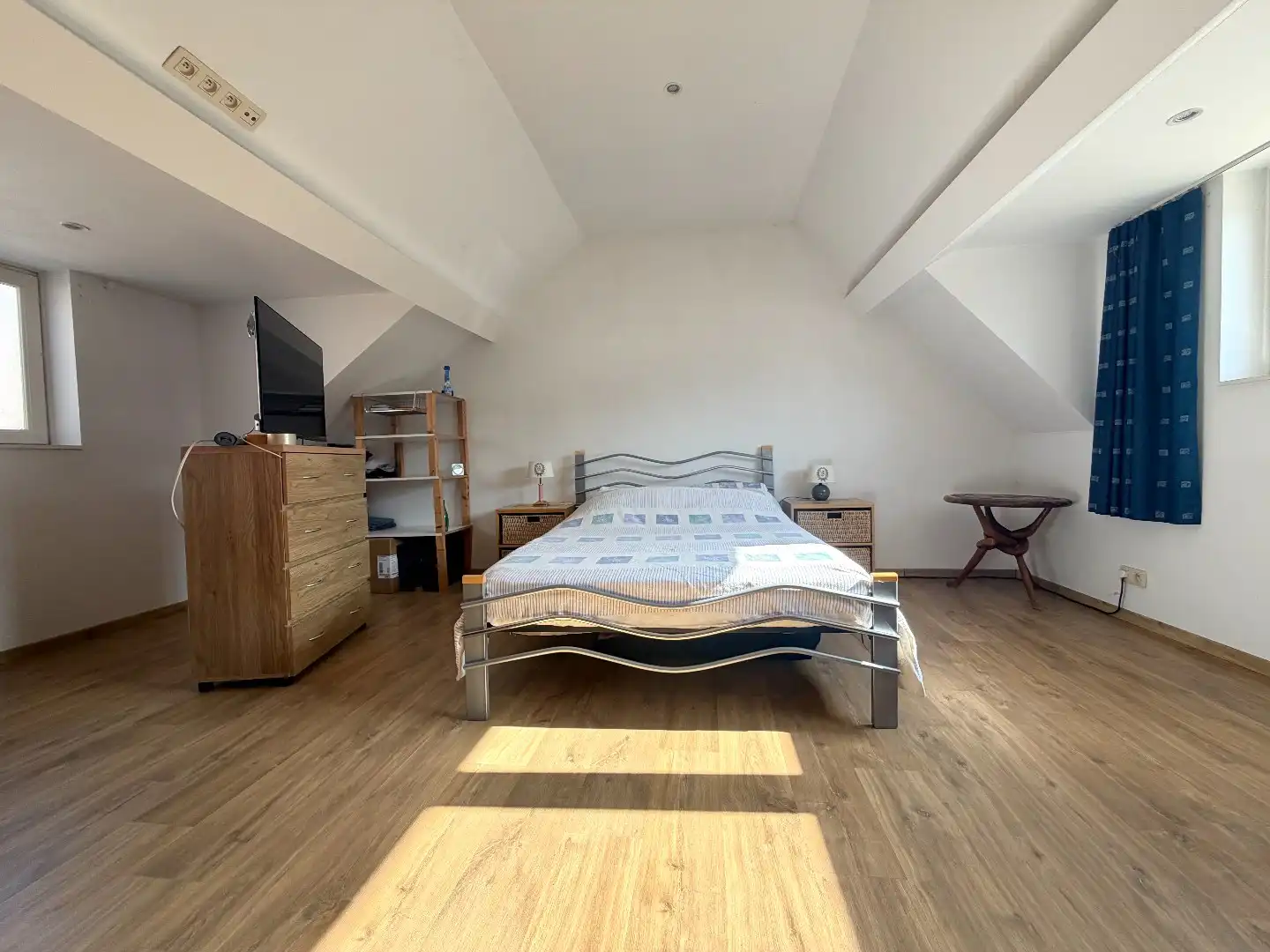 Gerenoveerde rijwoning met zuidgerichte tuin in Wervik te koop. foto 8