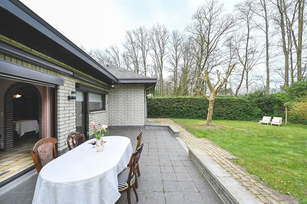 Te moderniseren woning op ruim en zonnig perceel in Halle-Zoersel

 foto 5