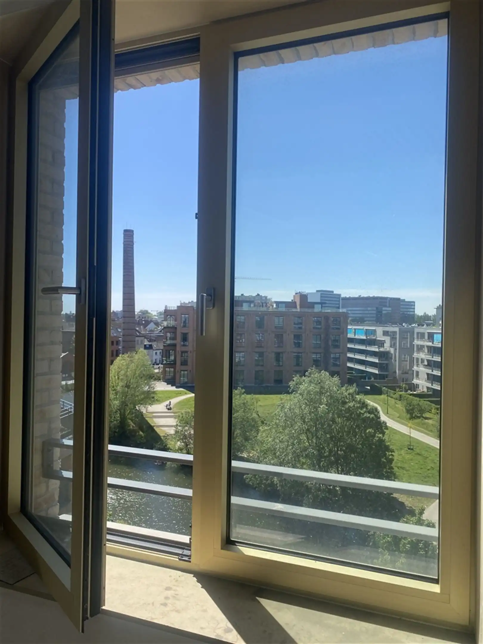 Nieuwbouwkantoor nabij het Gentse stadscentrum Keizerpoort met oppervlakte van 257 m² foto 4