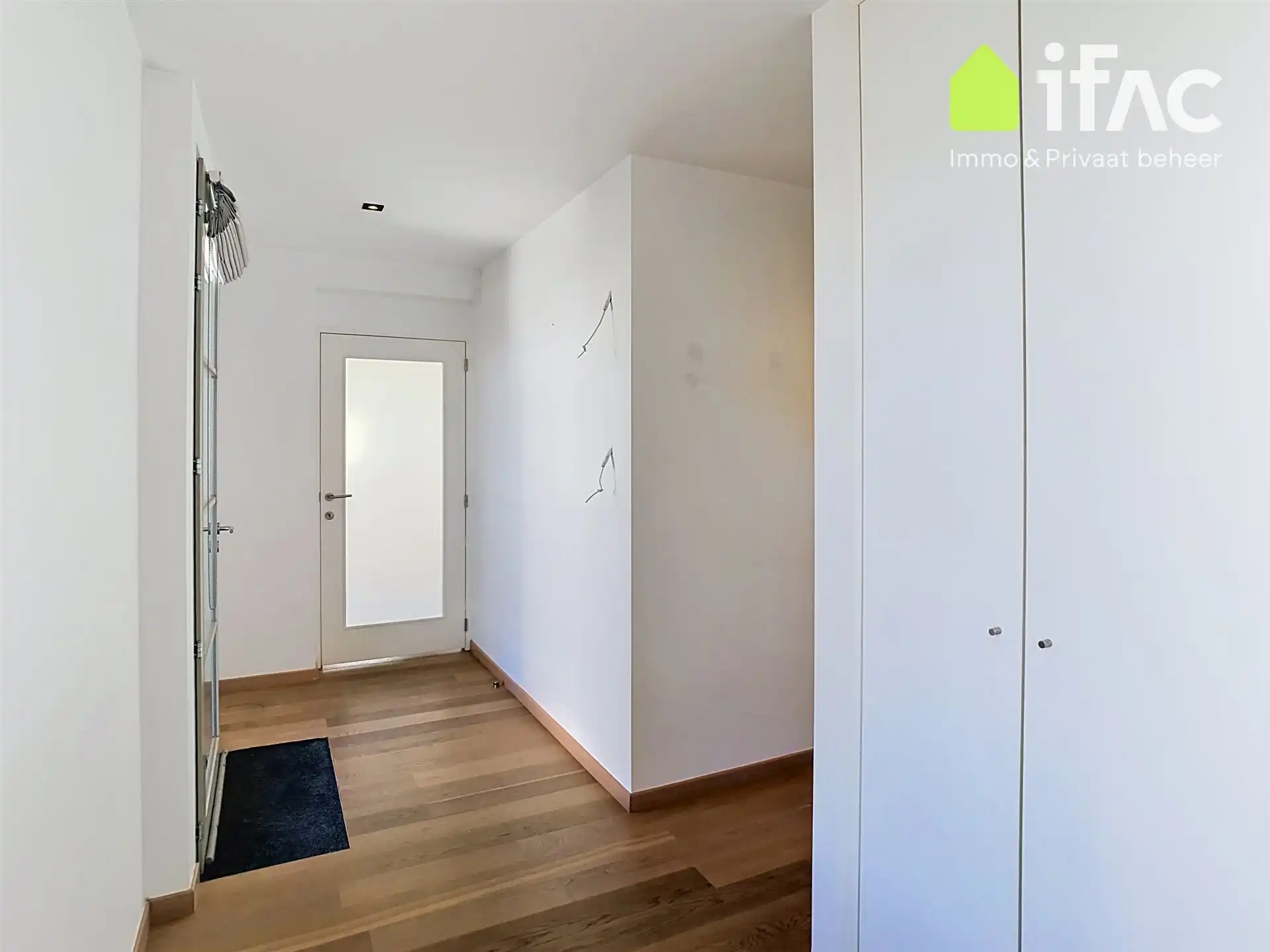 Lichtrijke loft met grote leefruimte nabij het park foto 23