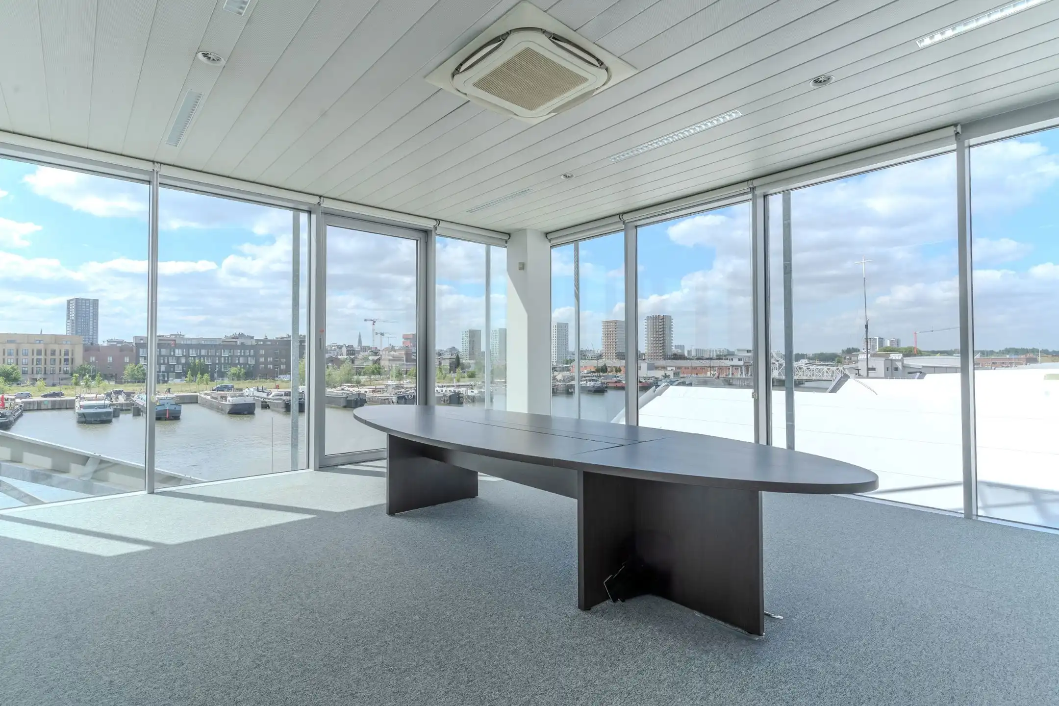 Magazijn Unit 8 - 604m² in de  Haven van  Antwerpen met parking + laadpunten foto 2