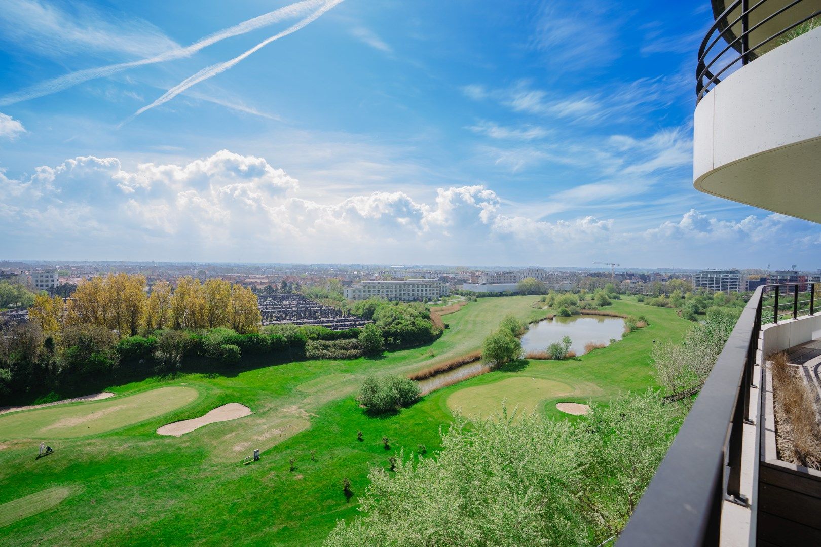 HIGH END 3 SLPK APP - TERRAS - ZICHT OP GOLF foto {{pictureIndex}}