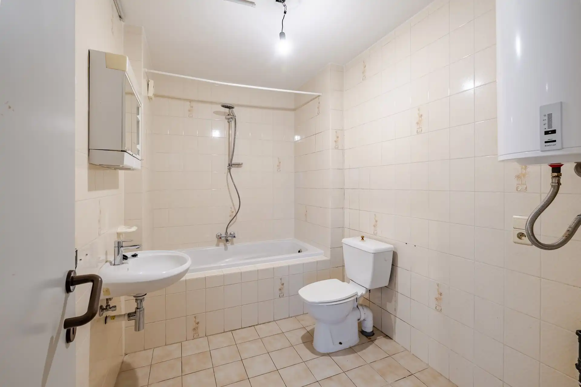 Appartement op de eerste verdieping met twee slaapkamers en garage foto 13