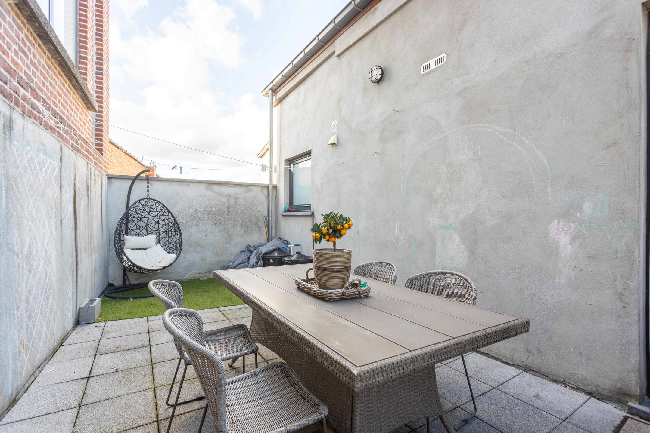 Ruim appartement met terras vlakbij het station & centrum! foto 6