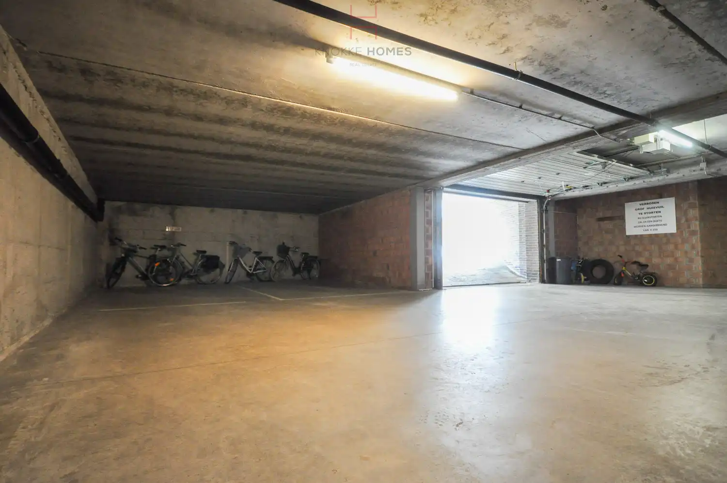 Goed gelegen autostaanplaats nabij het strand in Duinbergen foto 3