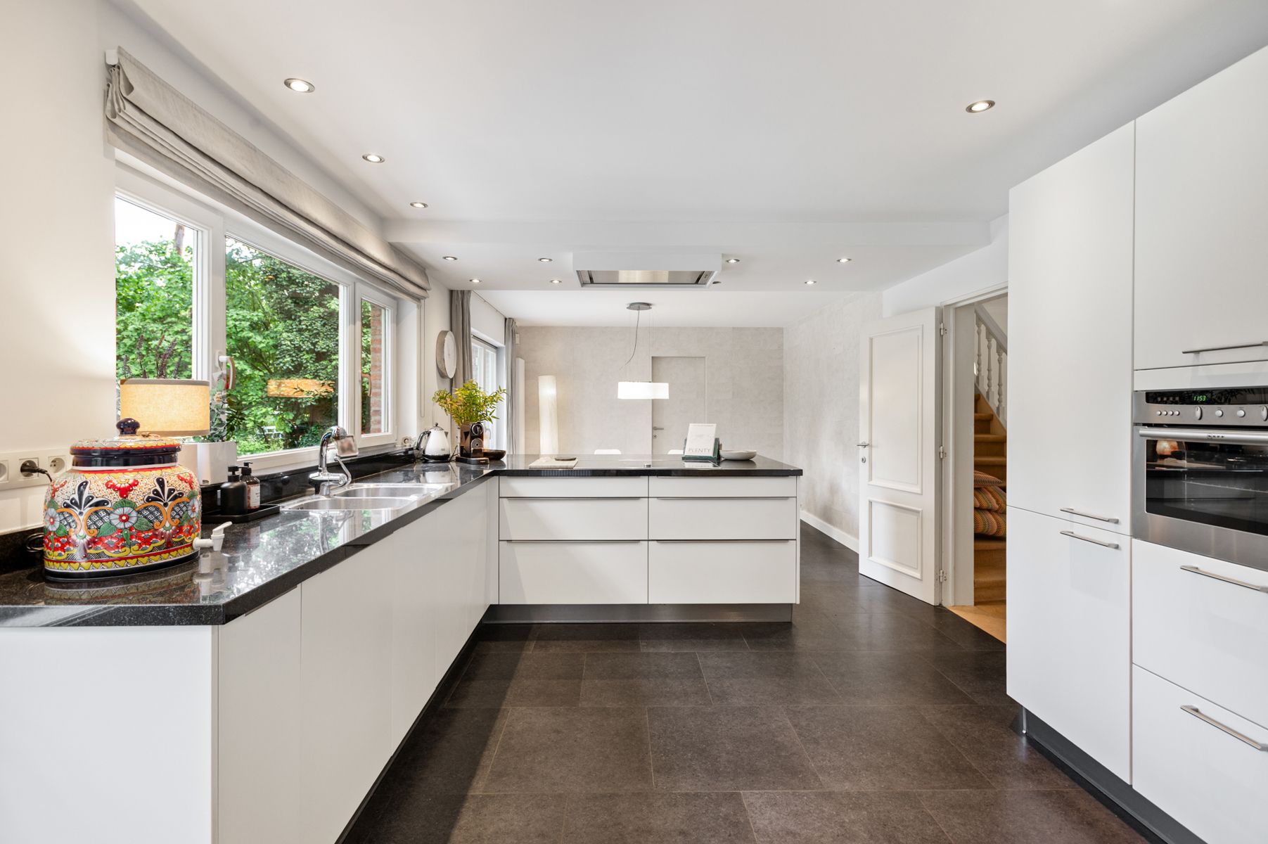 Ruime villa op toplocatie in de gegeerde wijk Koningshof foto 15