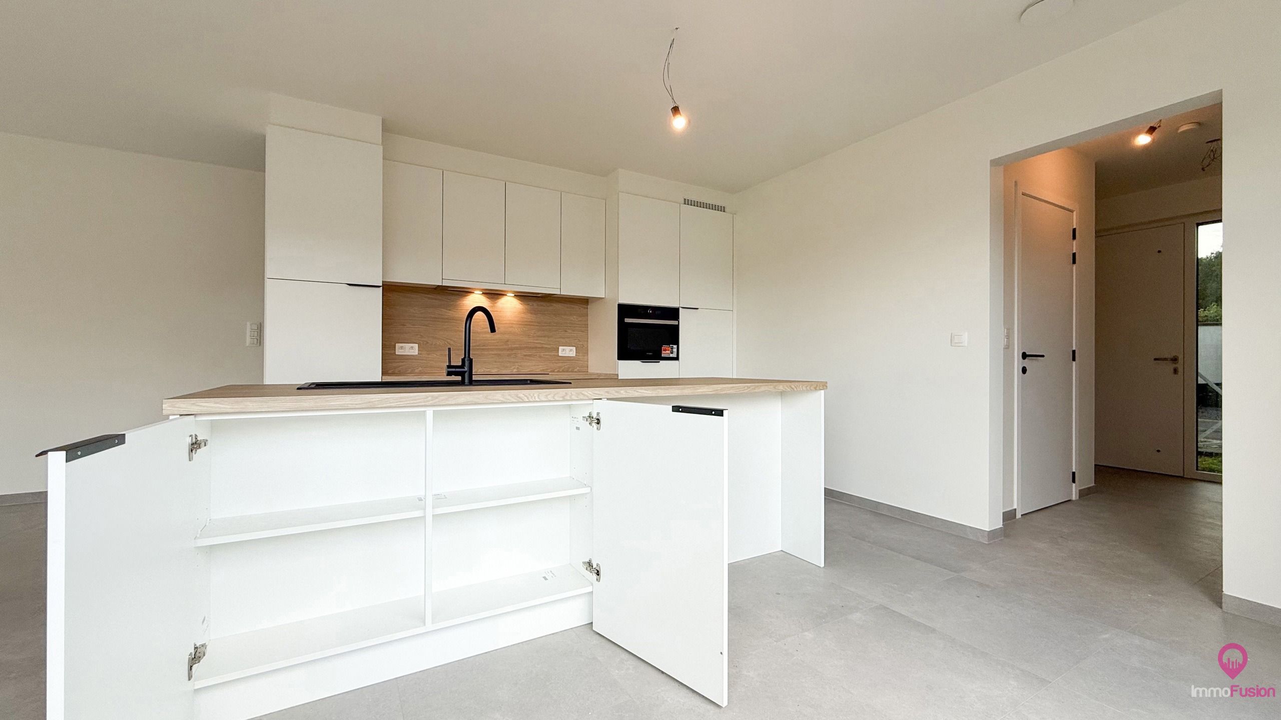 Rustig gelegen instapklare nieuwbouw met 3 slaapkamers! foto 3