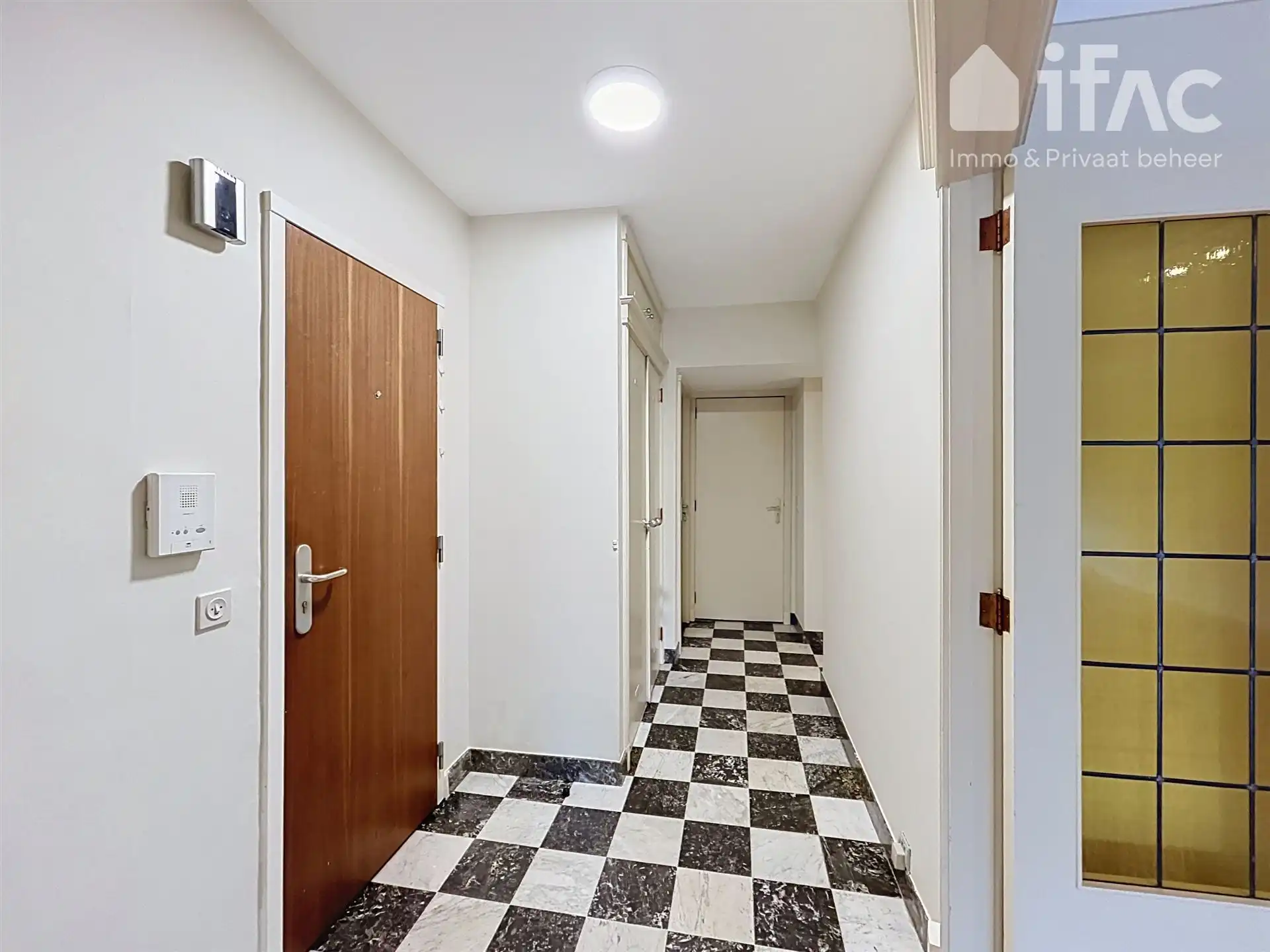 Ruim en goed gelegen appartement foto 4