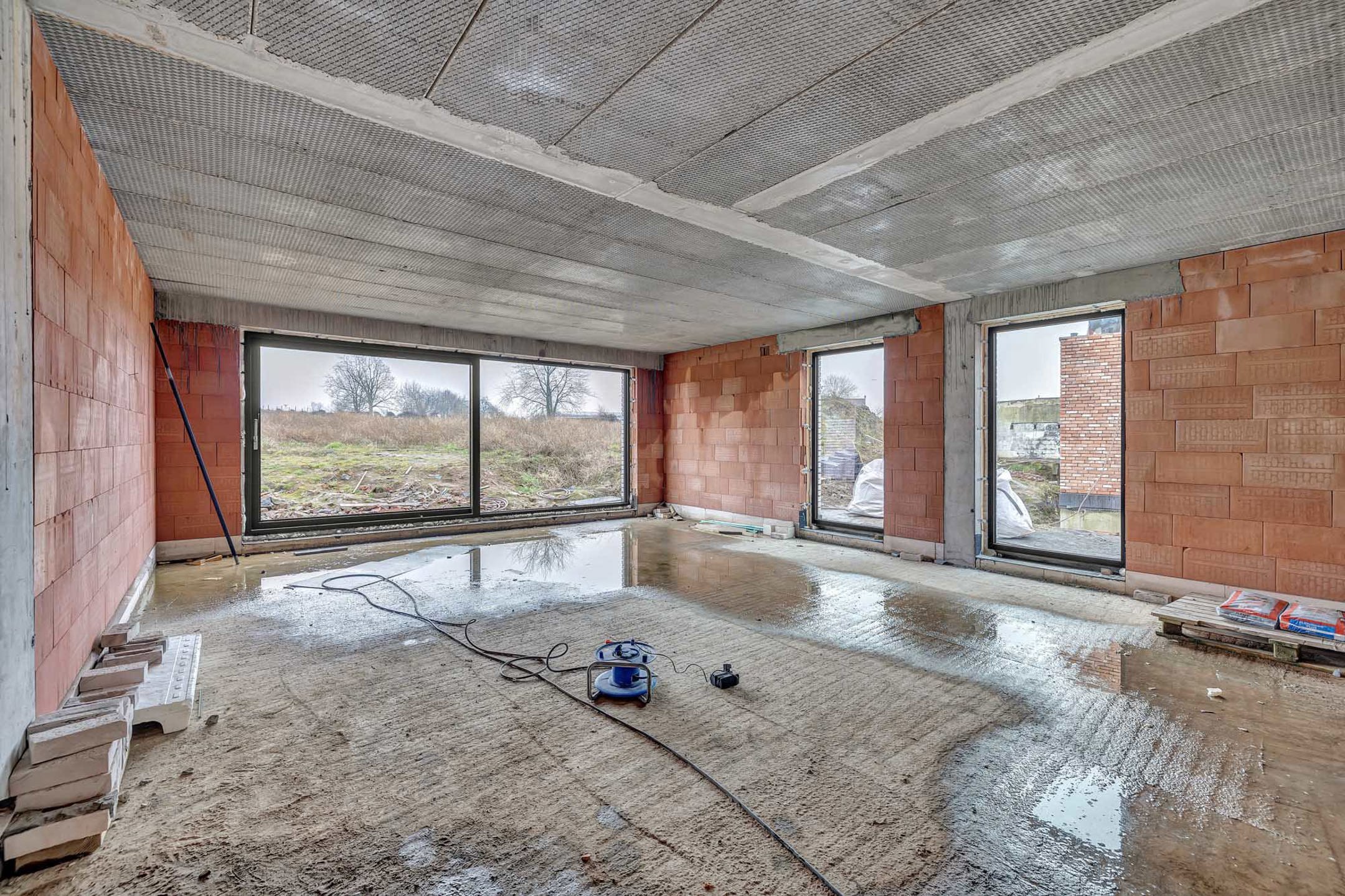 Halfopen nieuwbouwwoning op een prachtig perceel foto 8