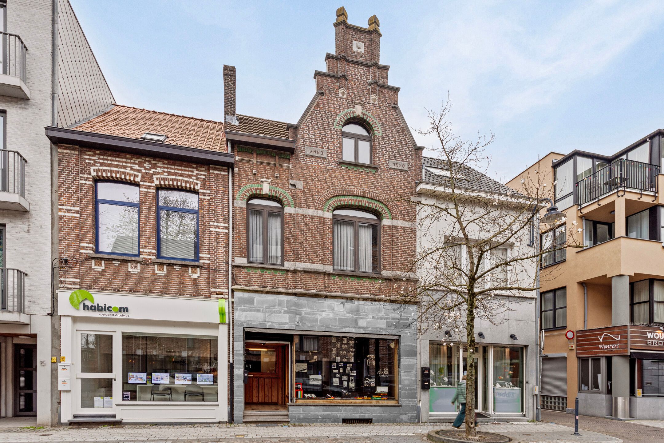 Uitzondelijke woning met handelsgelijkvloers op toplocatie! foto {{pictureIndex}}