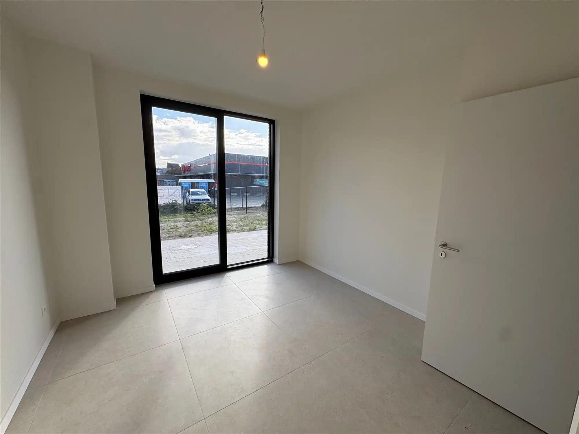 Ruim appartement met 1 slaapkamer en extra grote tuin. foto 15