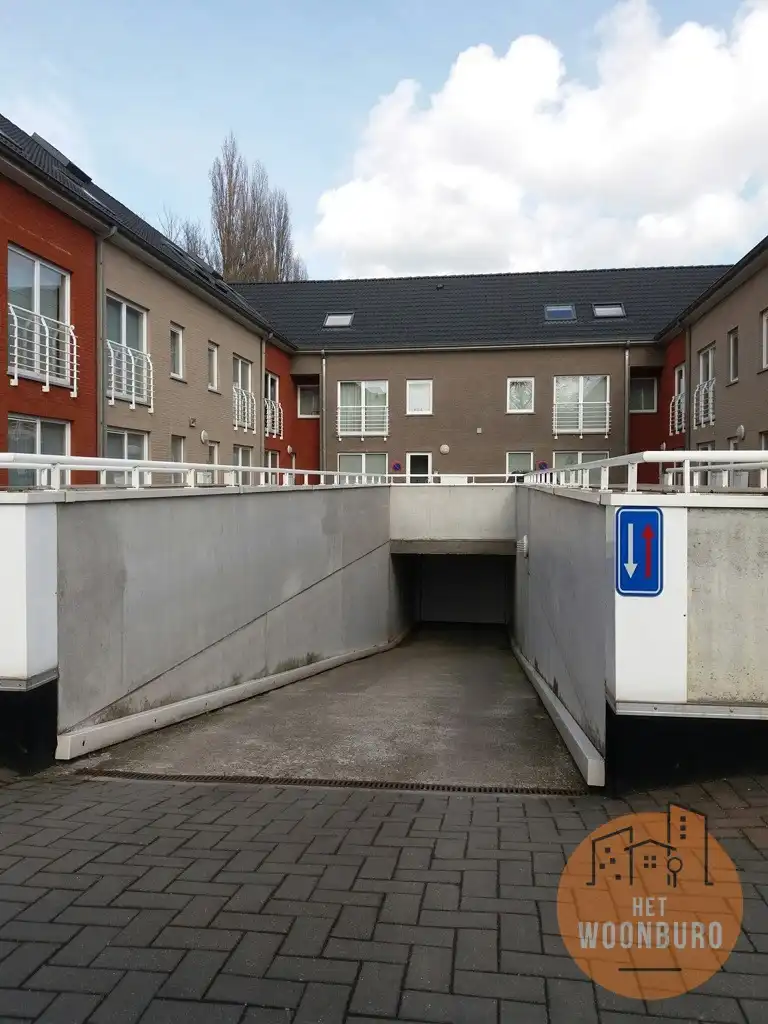 Duplex appartement met 2 slpks, dressing en autostaanplaats foto 14