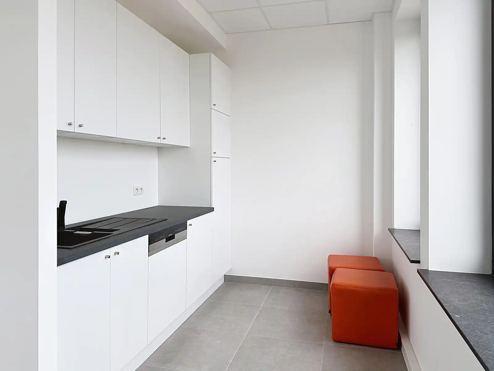 Volledig vernieuwde magazijn- of opslagruimte foto 3