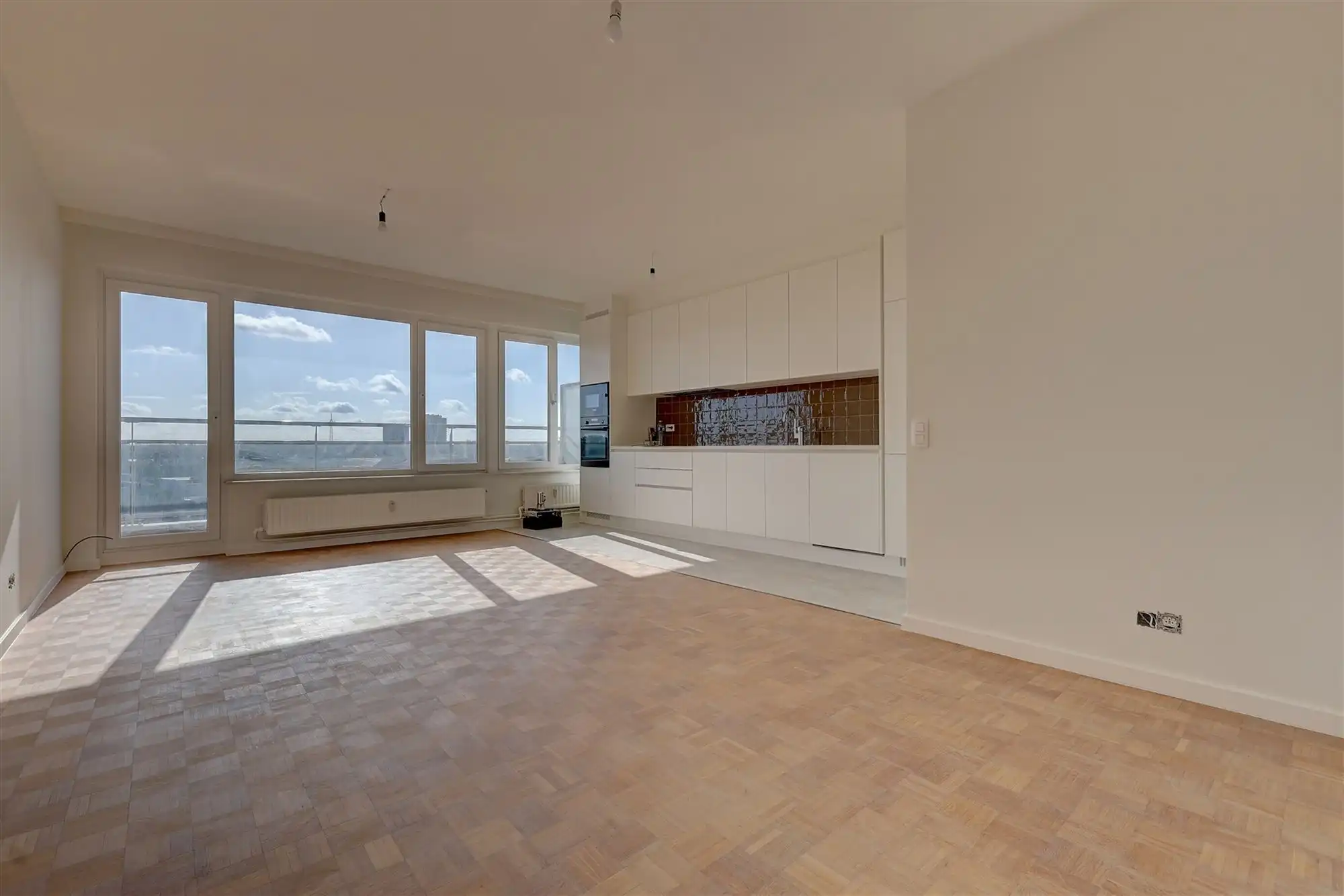 Knap gerenoveerd appartement met 2 slaapkamers en terras foto 3