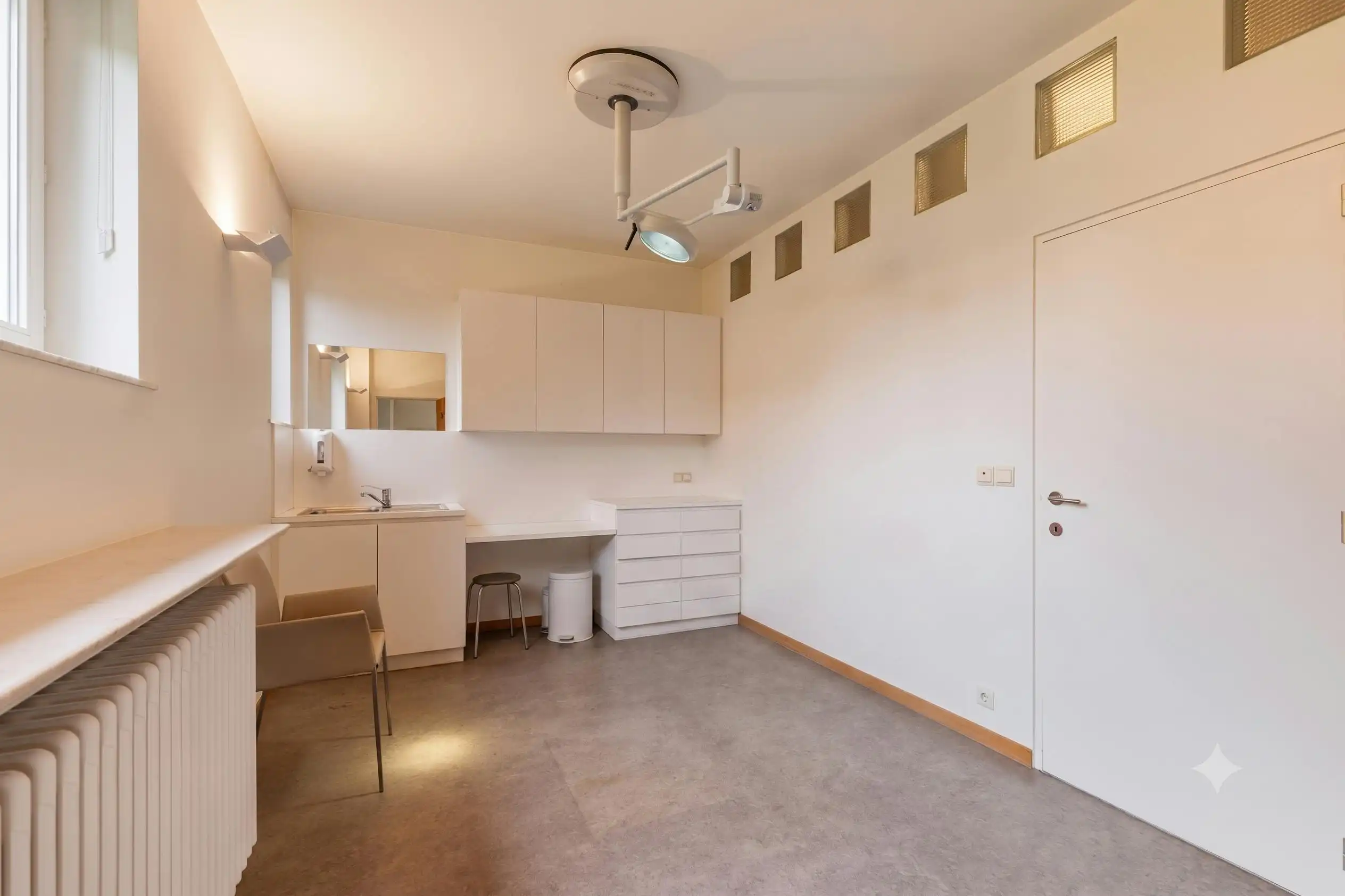 Exclusieve villa met aparte ingang voor vrij beroep in Grimbergen  foto 11