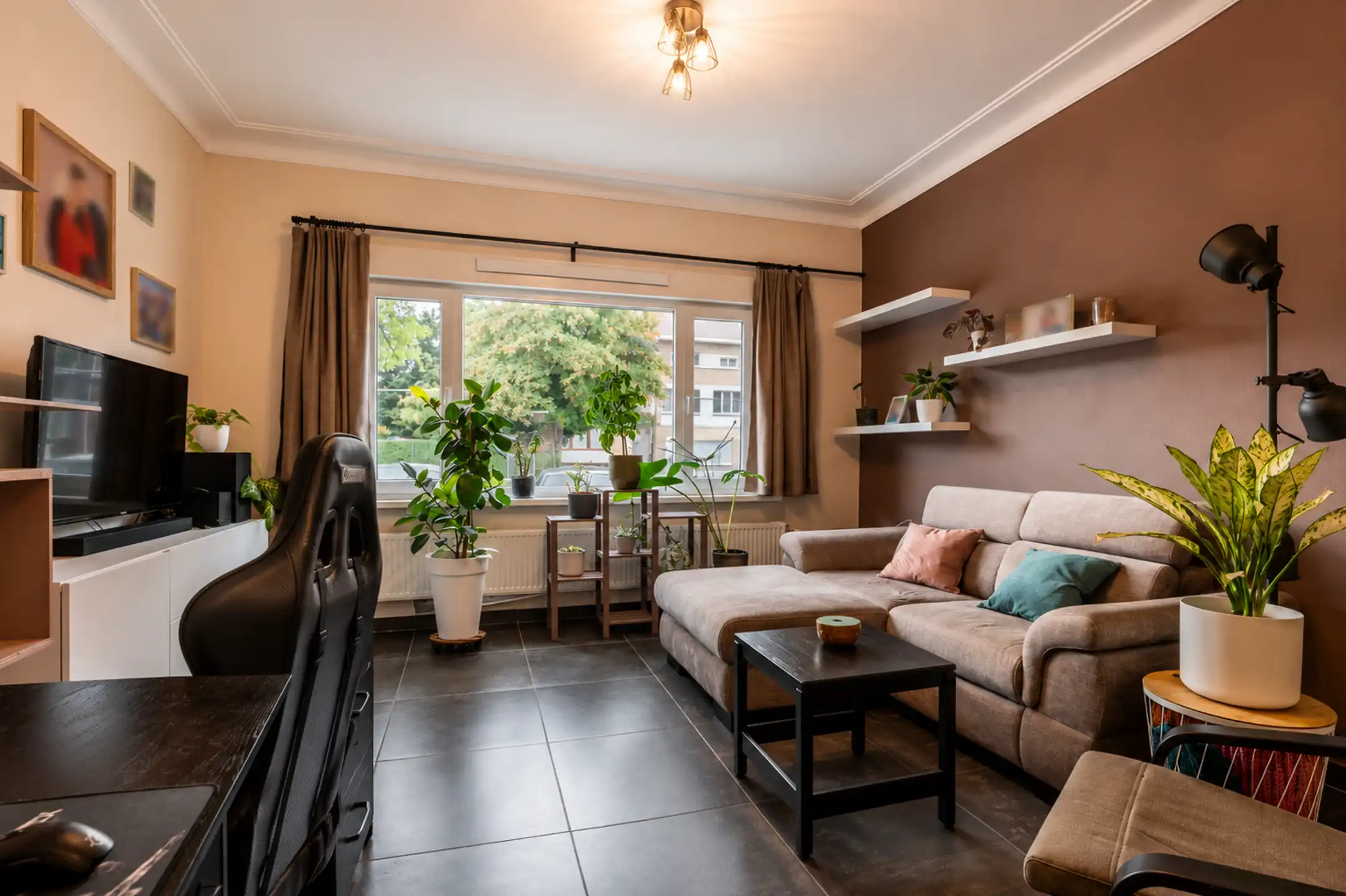 Gelijkvloers app. van ca. 110 m² met 2 slpks en staanplaats foto 6