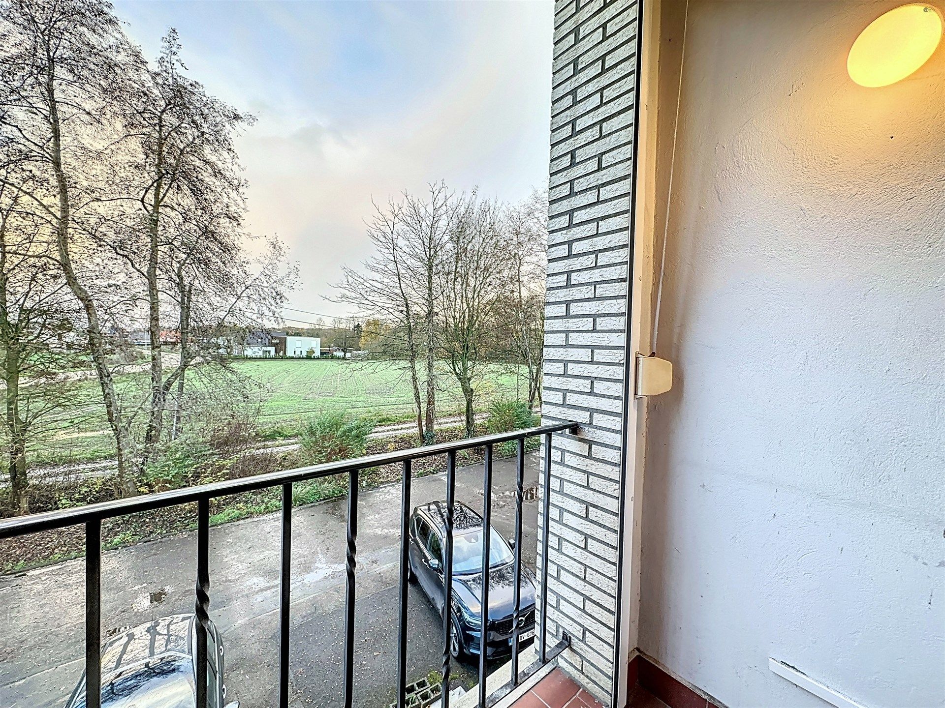 Appartement met 3 slaapkamers, garagebox en tuin gelegen op toplocatie in Belsele! foto 5