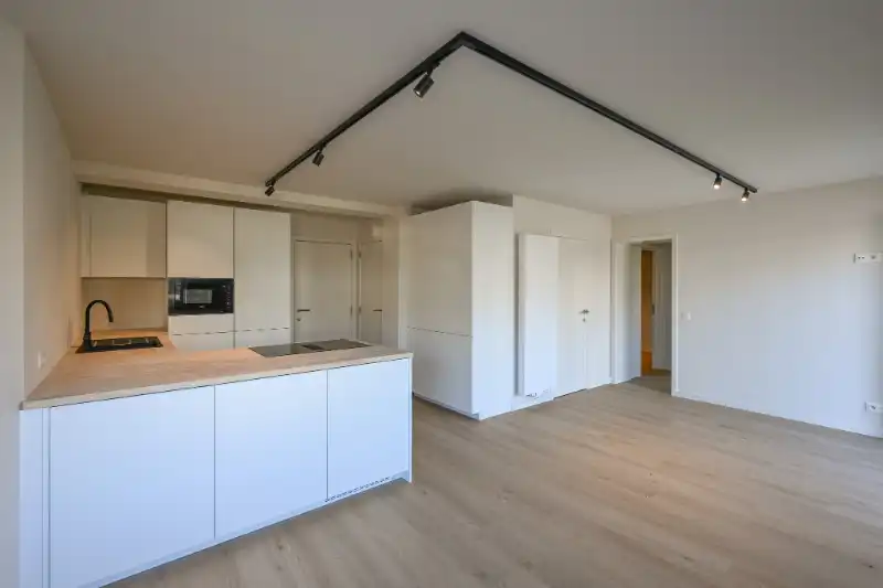 PAS GERENOVEERD TWEESLAAPKAMERAPPARTEMENT IN SINT-IDESBALD foto 2