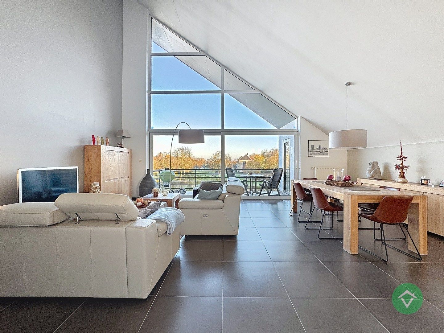 Luxe villa-appartement met dubbele garage en prachtig uitzicht in Koekelare foto 2