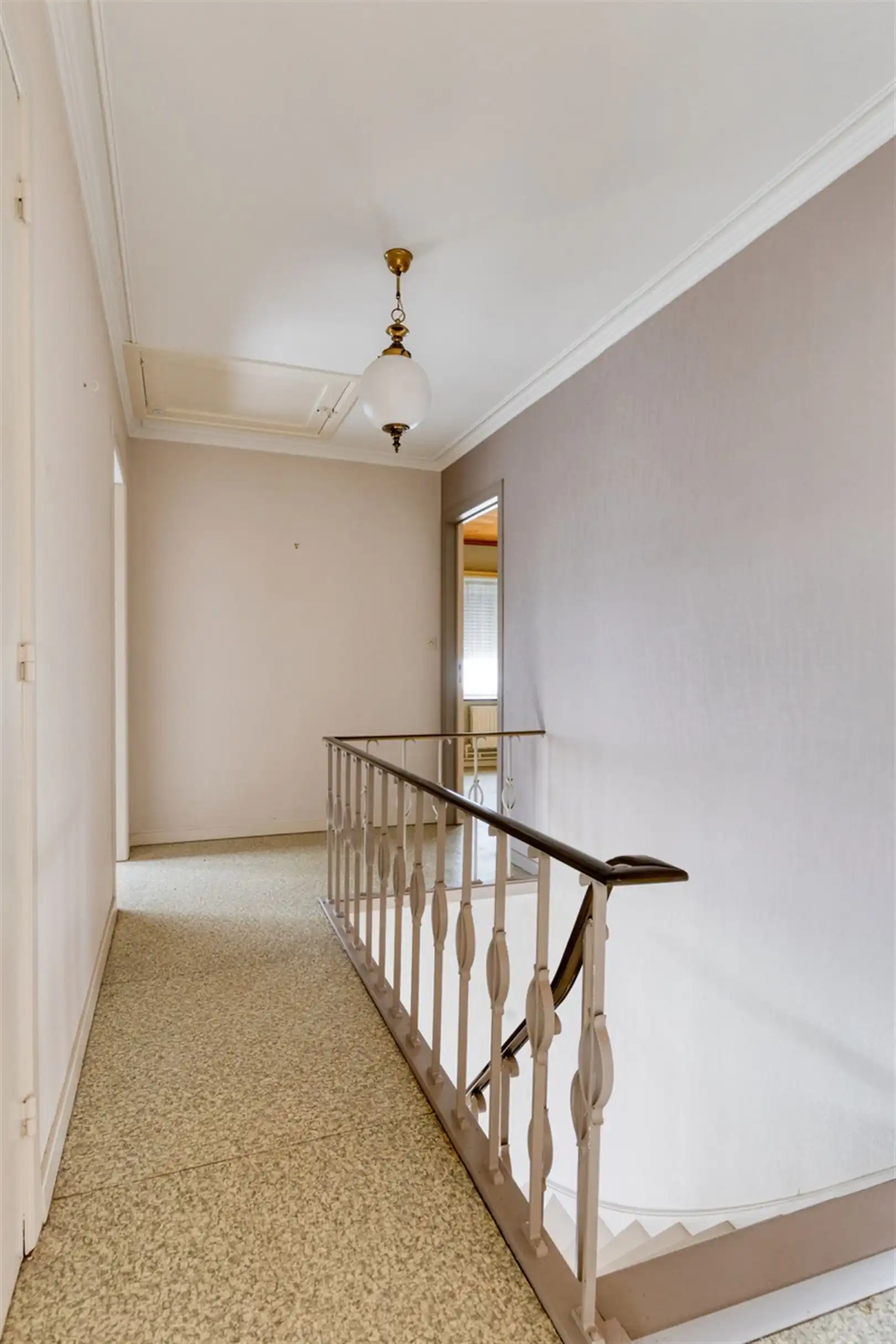 Statige te renoveren woning in deelgemeente Eine foto 8