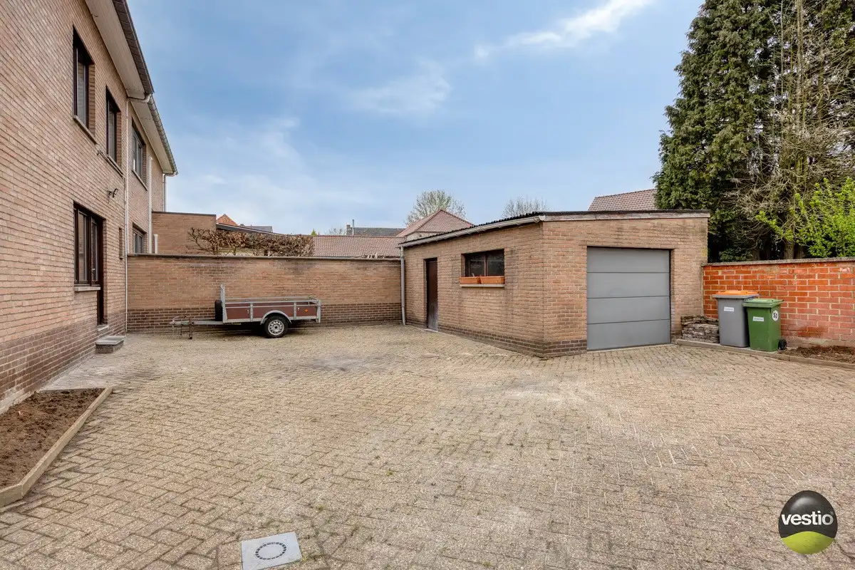 HALF VRIJSTAANDE WONING MET 4SLPK TE EIGENBILZEN. foto 17