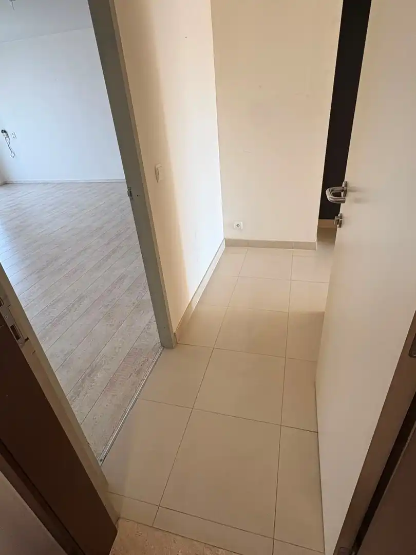 Ongemeubeld woonappartement met 2 slaapkamers in Residentie Neoportus. foto 14